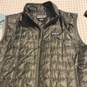 Patagonia Black Puffer Vest